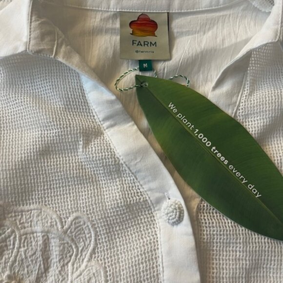 FARM RIO Embroidered Blouse with Appliques and Beaded Buttons - Picture 3 of 9